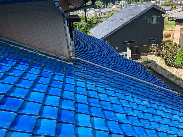 瓦屋根のズレを確認